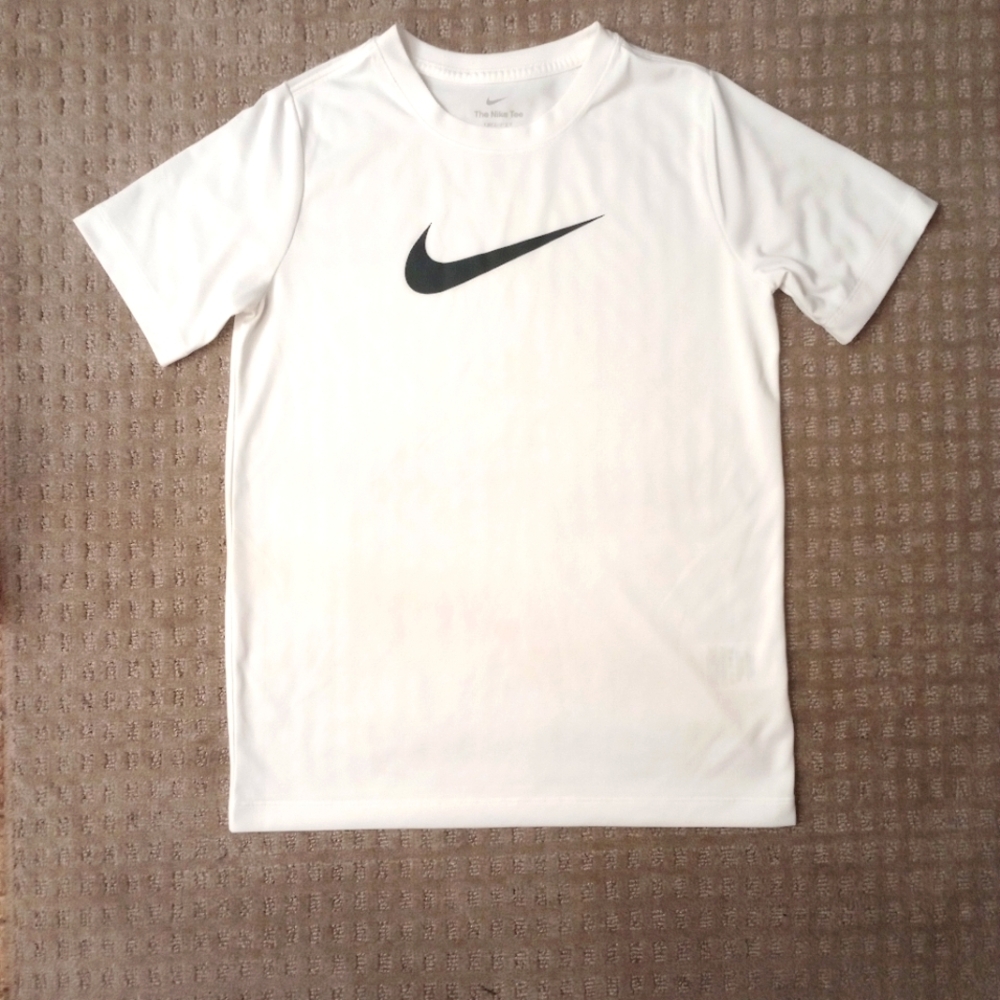 The Nike Dri-Fit Women Tee Shirt